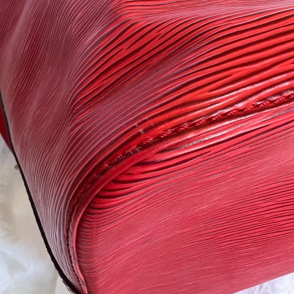 LOUIS VUITTON Petit Noe Drawstring Shoulder Bag Epi Leather Castilian Red - Picture 15 of 16